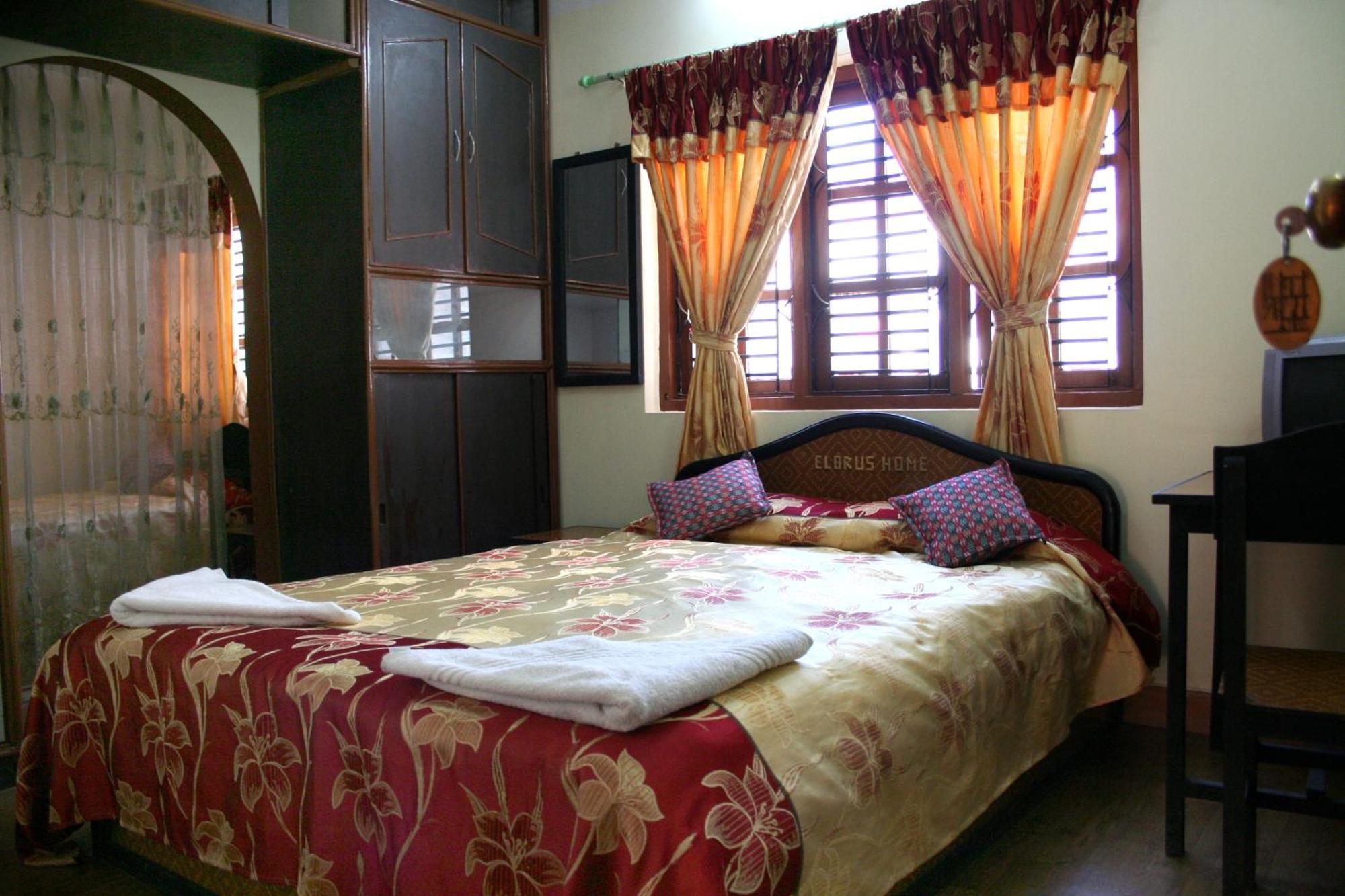 Elbrus Home Kathmandu Bilik gambar